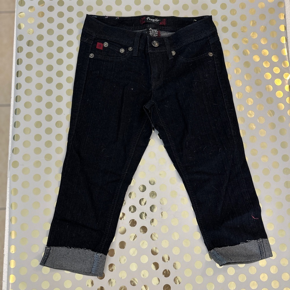 Black Ankle Cropped Jeans with Sleek Design
